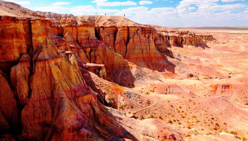 Weiße Stupa oder Tsagaan suvarga in Mongolei