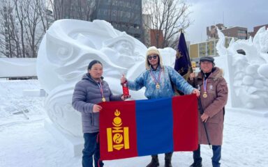 Team Mongolei belegt den ersten Platz beim Sapporo Snow Festival