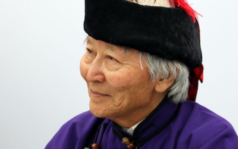 🌍 Galsan Tschinag – Weltweit bekannter mongolischer Schriftsteller